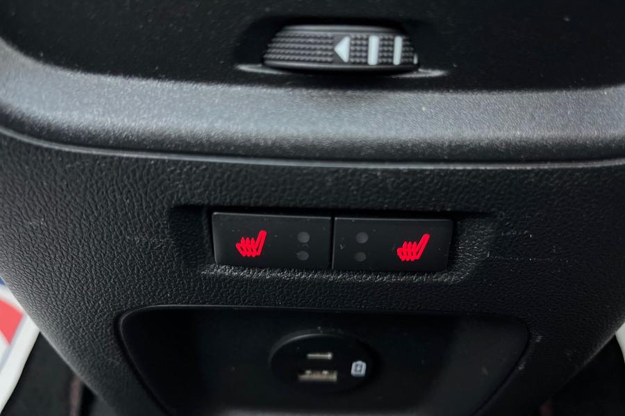 Ford KUGA Photo autoimg-015bc9139515b502c09e2aa7252937ea6b41075d.jpg