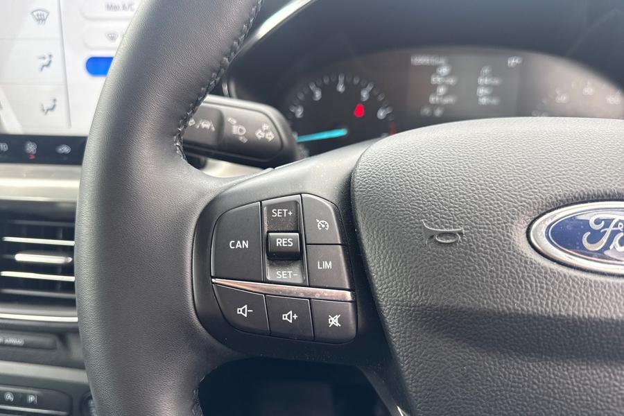 Ford FOCUS Photo autoimg-015c69c08ceaa8a38909f3cc2f05a6ed40ac4569.jpg