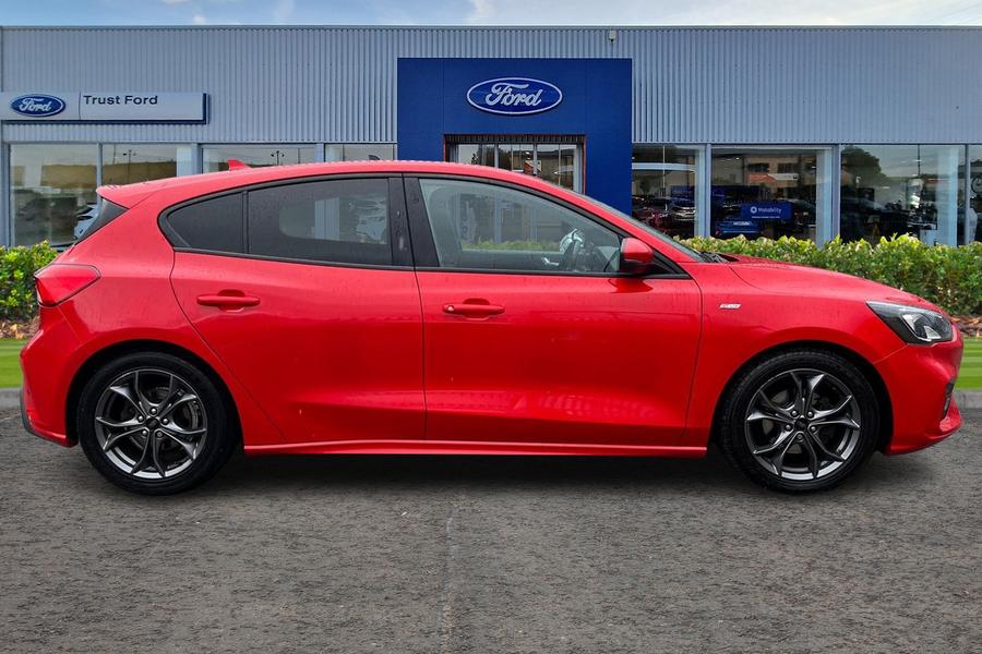 Ford FOCUS Photo autoimg-015f9f88ea0fbf5b0fb26a4bec2a5d734e0d085b.jpg