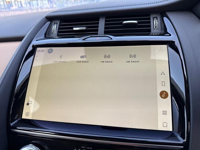 JAGUAR E-Pace Photo 36
