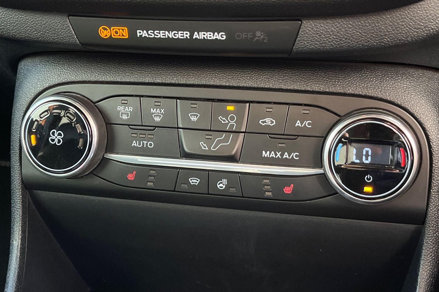 Ford FIESTA Photo 33