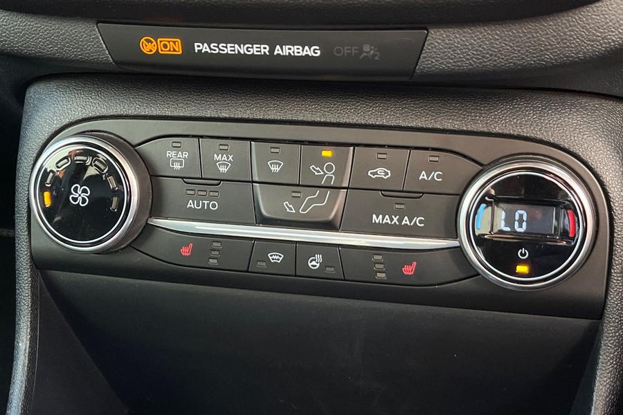 Ford FIESTA Photo autoimg-016956e0f885cf643df11193027739452921335a.jpg