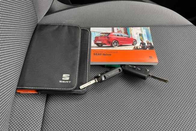 SEAT Ibiza Photo 33