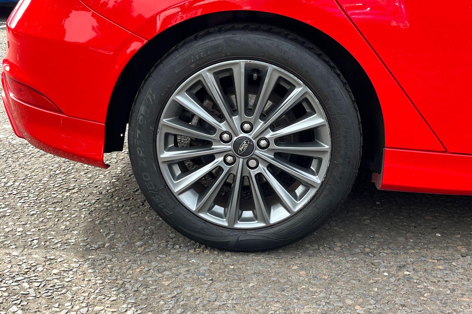 Ford FOCUS Photo 7