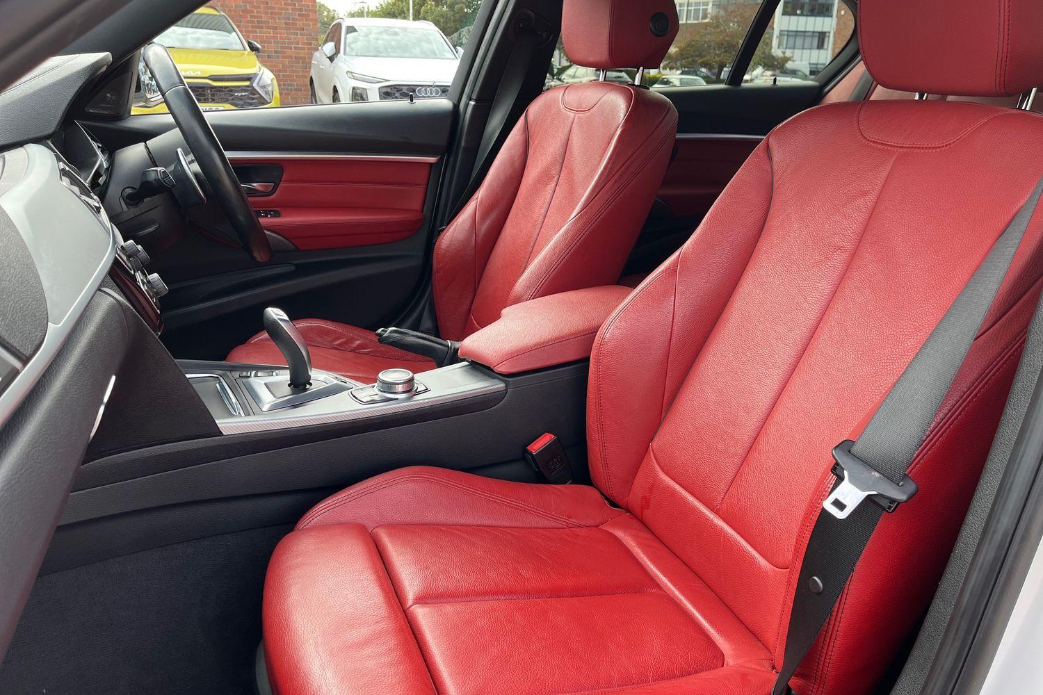 BMW 3 Series Photo 18