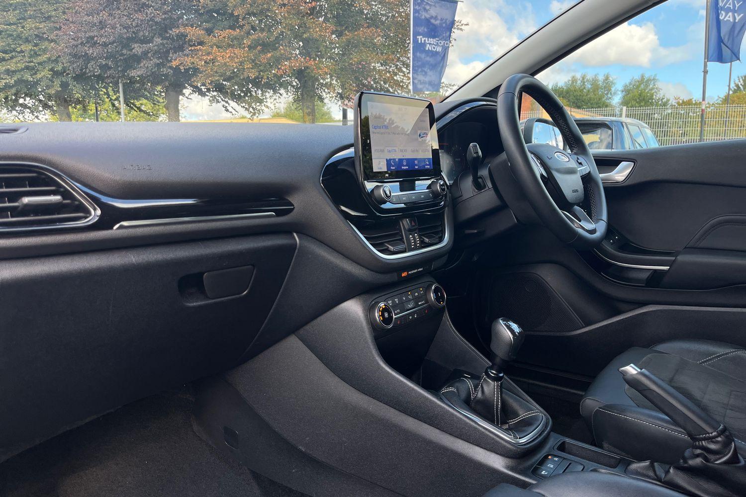 Ford Fiesta Photo 17