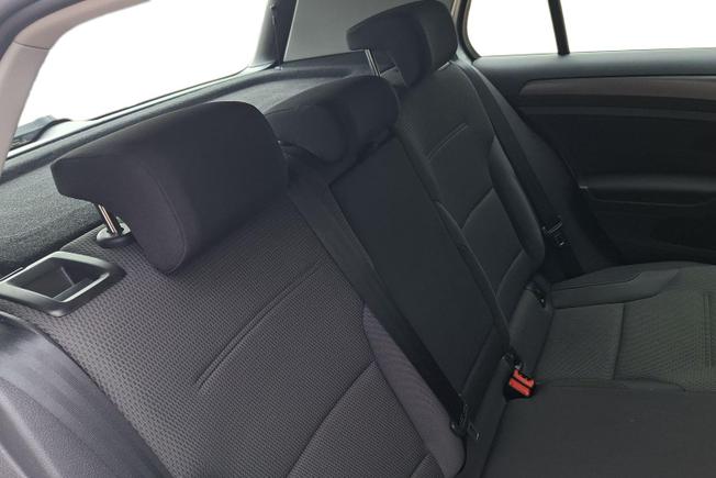 VOLKSWAGEN Golf Photo 9