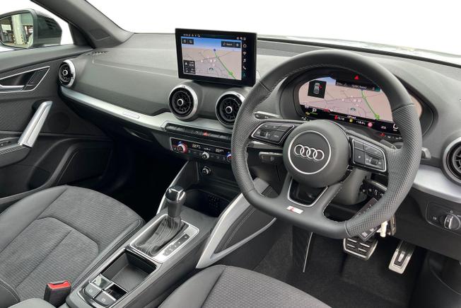 AUDI  SQ2 Photo 6