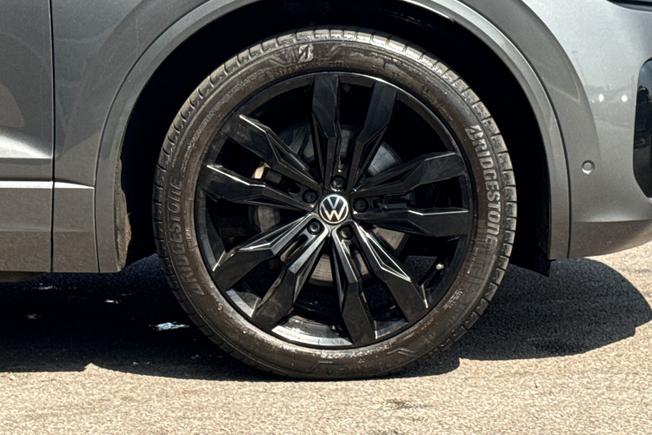 VOLKSWAGEN Touareg Photo 5