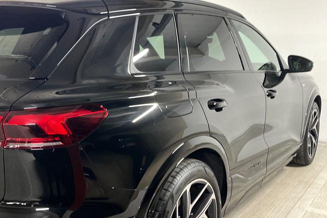 AUDI Q6 E-Tron Photo 36