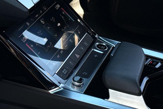 AUDI e-tron Photo 44