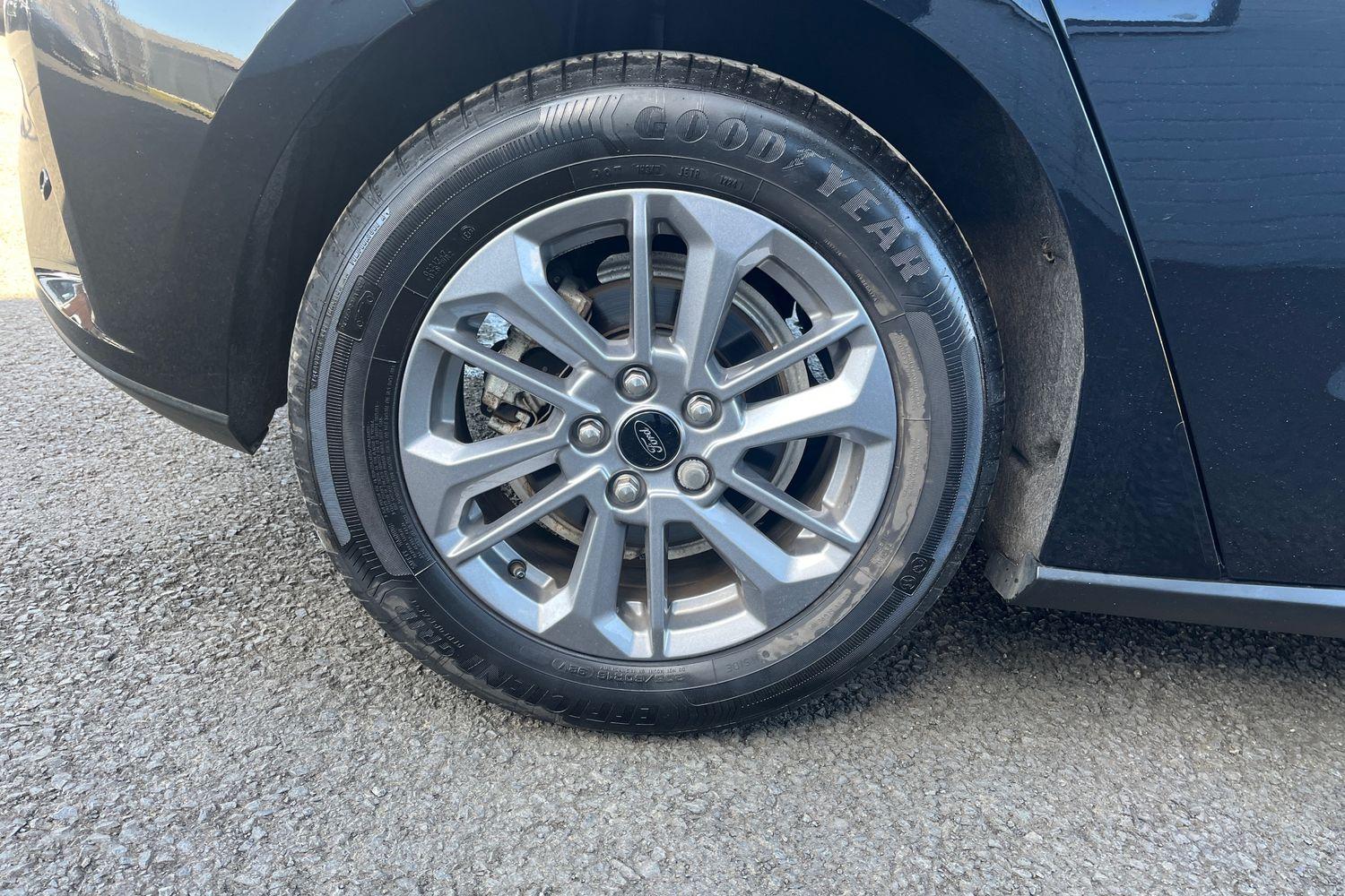 Ford FOCUS Photo 36