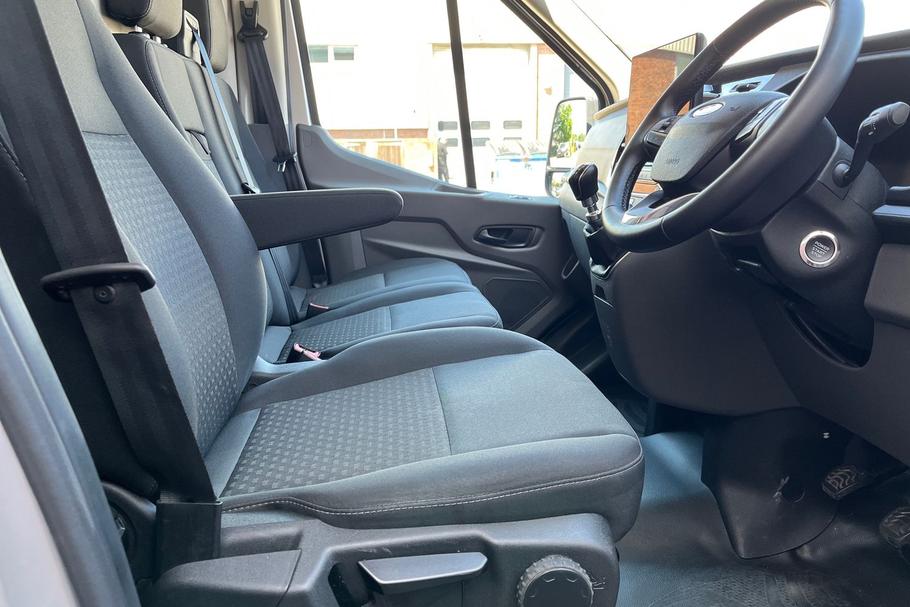 Used Ford TRANSIT LB25RUR 32