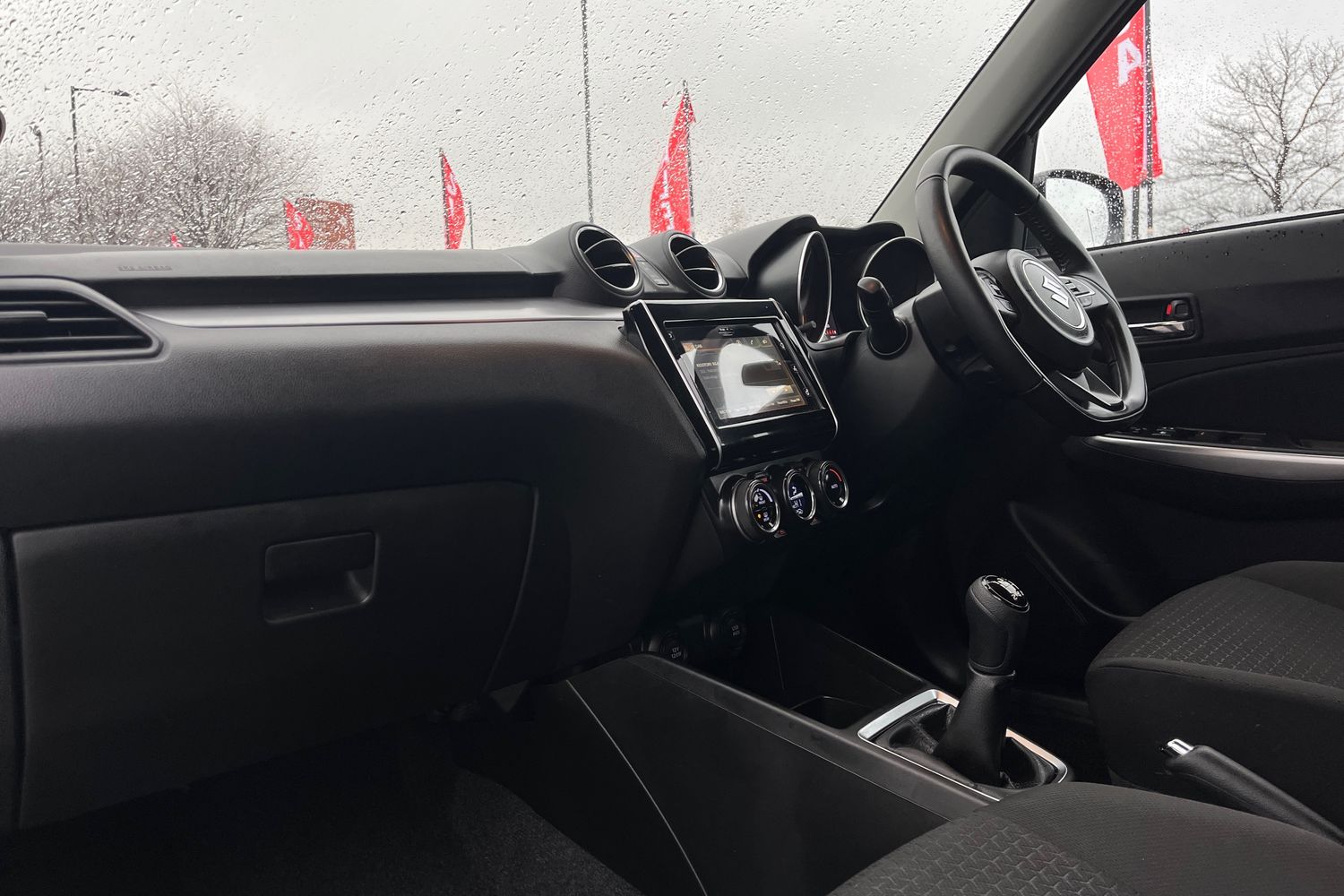 Suzuki SWIFT Photo 17