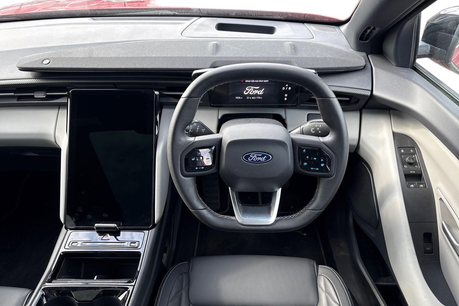 Ford Explorer Photo 10