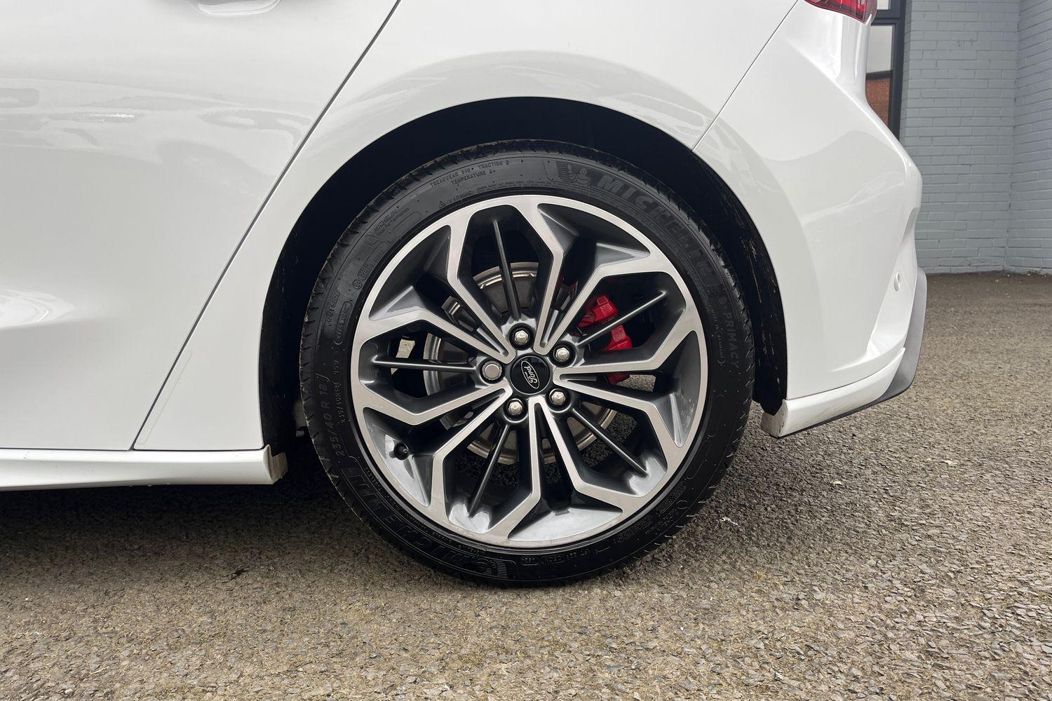 Ford Focus Photo 7