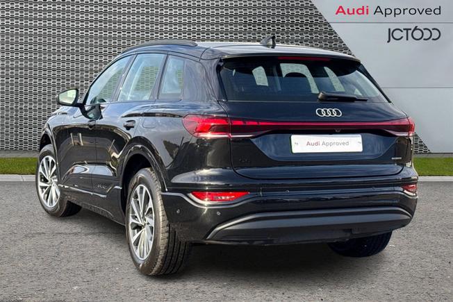 AUDI Q6 e-tron Photo 3