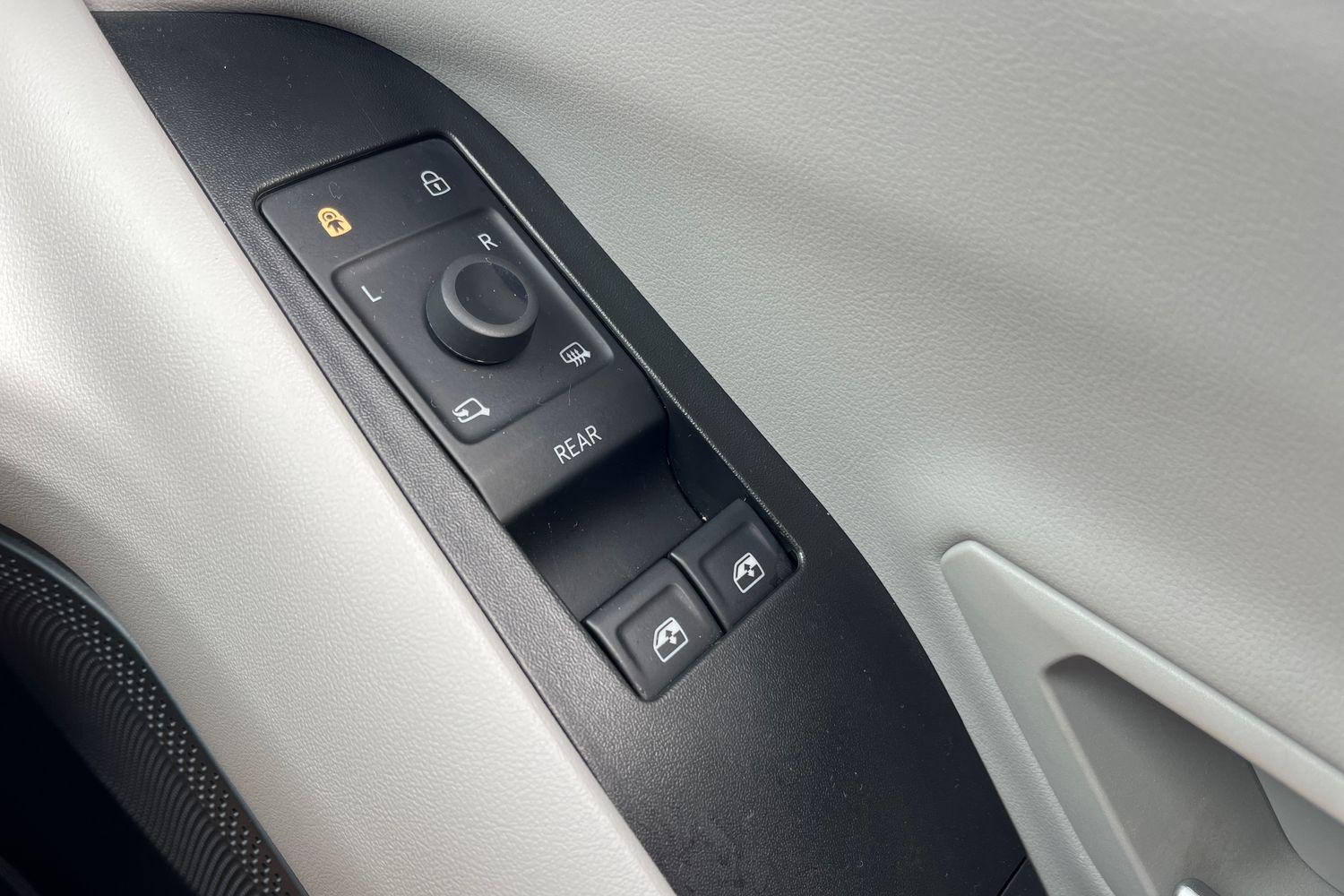 Ford Explorer Photo 15