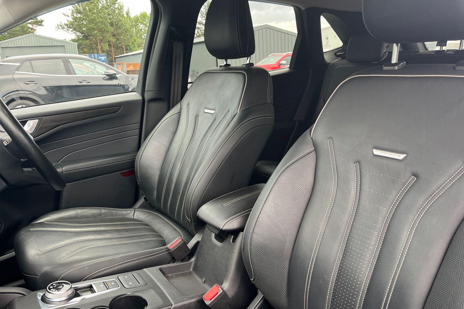 Ford KUGA Photo 18