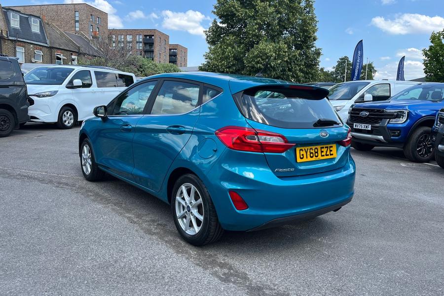 Ford FIESTA Photo autoimg-0195d7956be4575fd8a3ccddb24e8559c40b22c7.jpg
