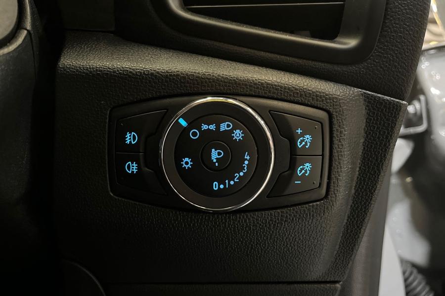 Ford ECOSPORT Photo autoimg-0196871b14530c6ae74095ebdb03aee165634a98.jpg