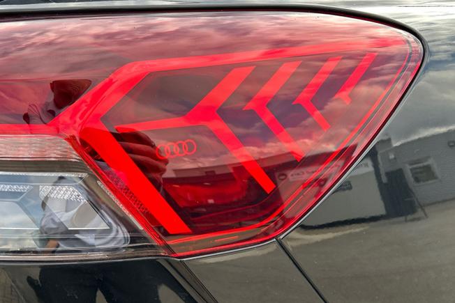 Audi Q4 E-Tron Photo 21