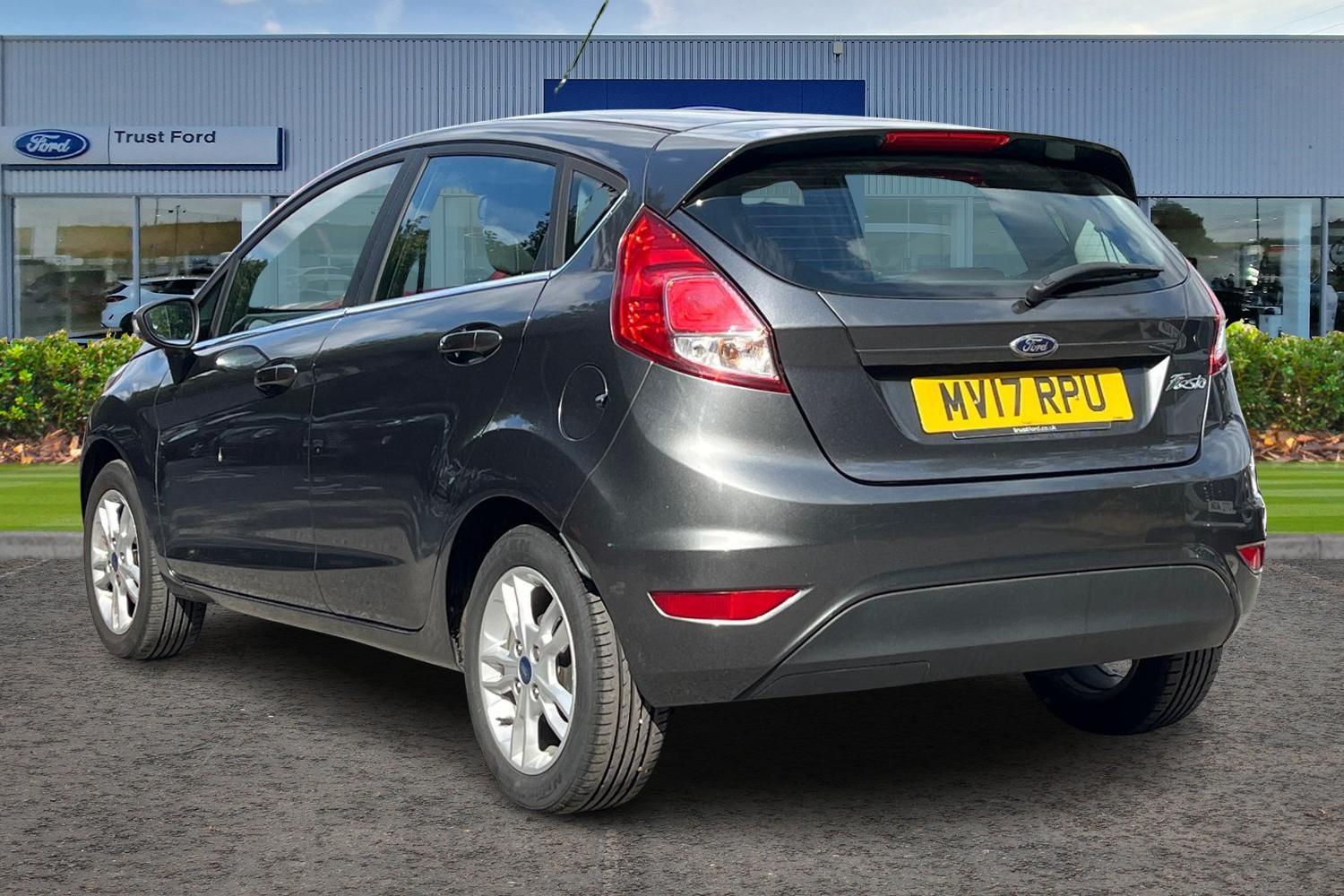 Ford Fiesta Photo 1