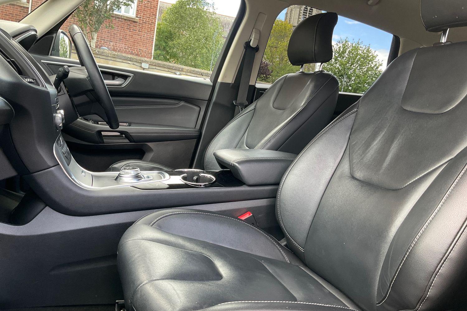 Ford S-MAX Photo 18