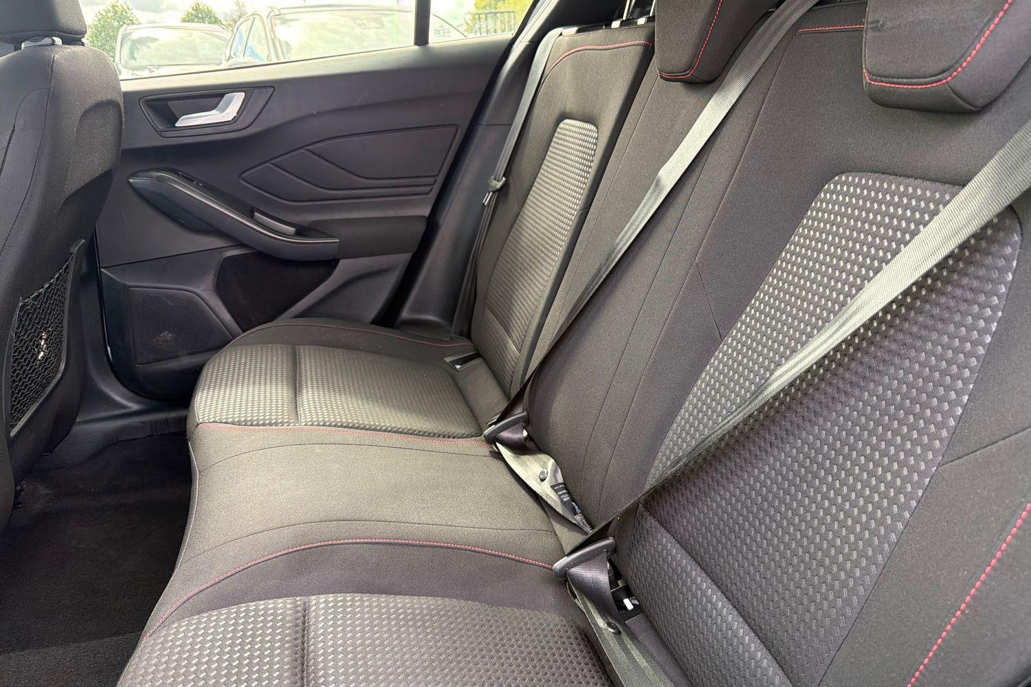 Ford FOCUS Photo 19