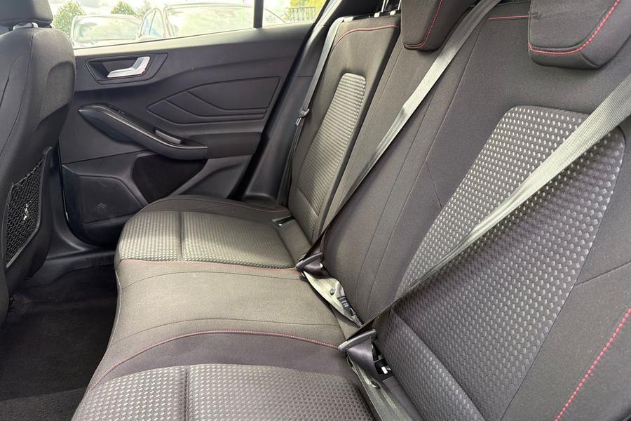 Ford FOCUS Photo autoimg-019ba1e9b8dea242f85b6051efc333e0d57b5b7a.jpg