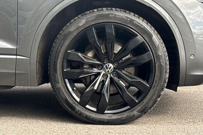VOLKSWAGEN Touareg Photo 5
