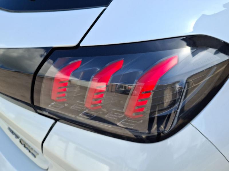 Used Peugeot 208 OW69AXF 42