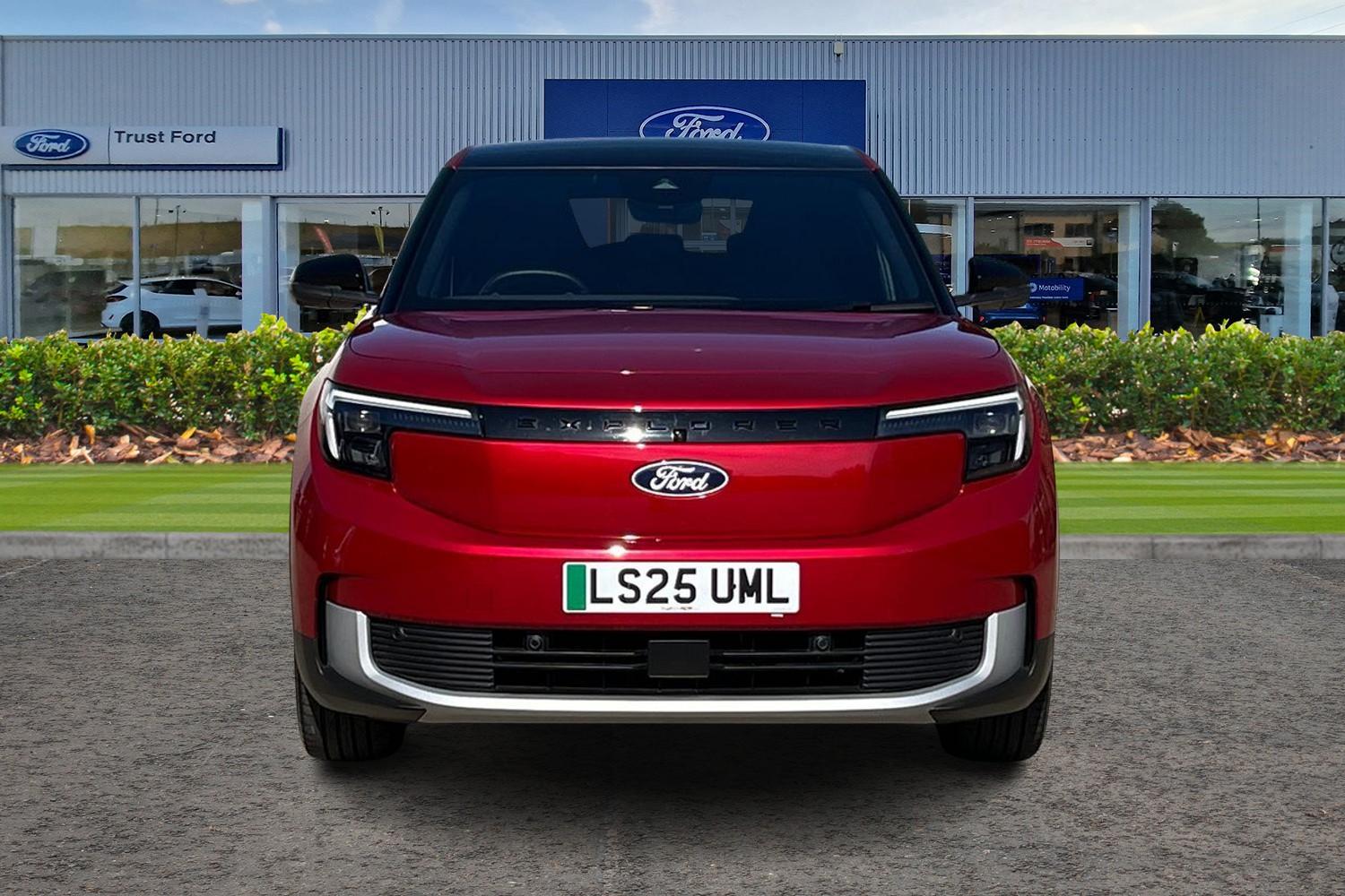 Ford Explorer Photo 5