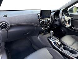 NISSAN Juke Photo 2