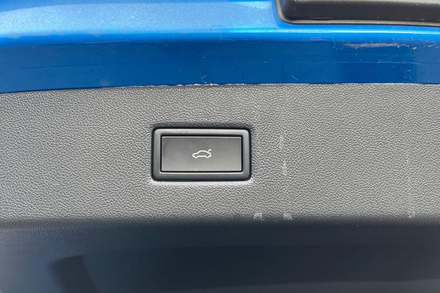 Ford EXPLORER Photo autoimg-01a3118a5f40c14ccdad4a6ccc2dd00801c80d7a.jpg