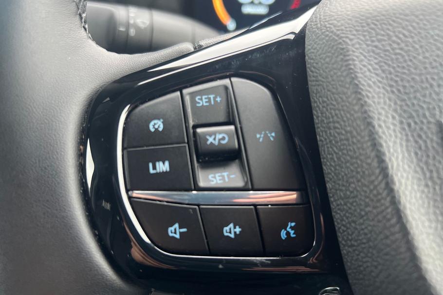 Used FORD TRANSIT CUSTOM YP75JHO 33