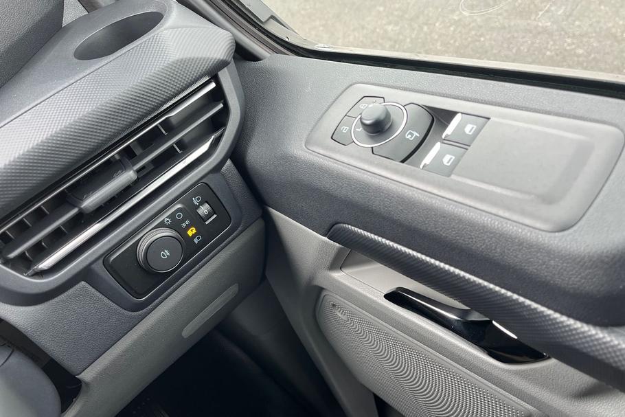 Used FORD TRANSIT CUSTOM WR75MZX 8