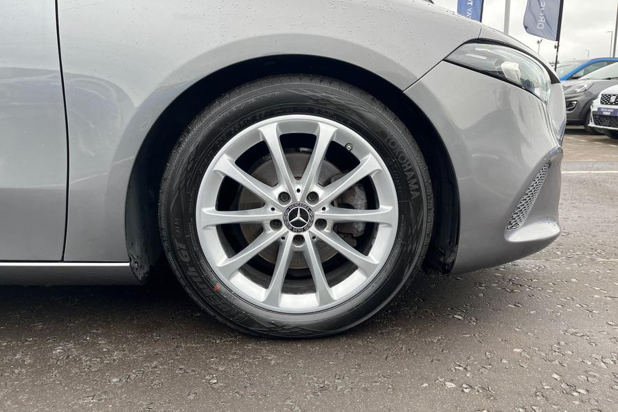 Mercedes-Benz A Class Photo autoimg-01ade674be9aa824a2e4cb182ef90acf96afa876.jpg