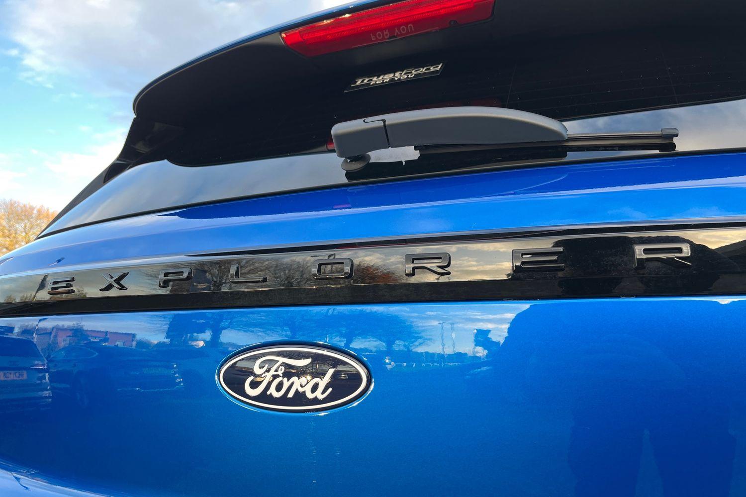 Ford Explorer Photo 38