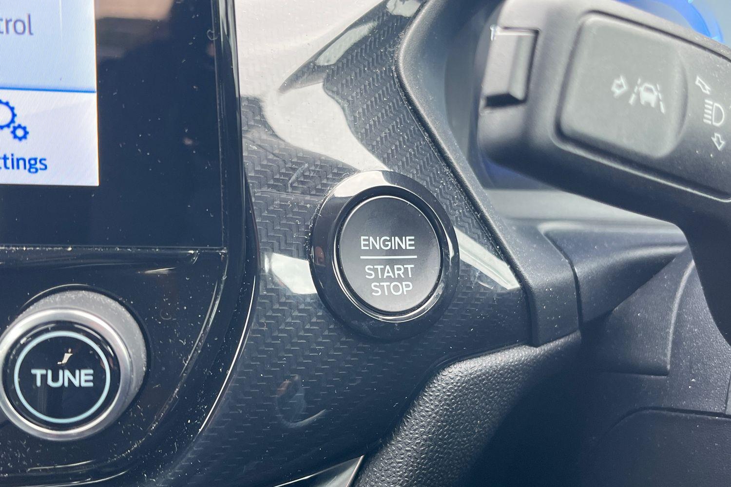 Ford FIESTA Photo 35