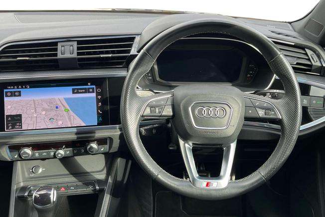 AUDI Q3 Photo 11