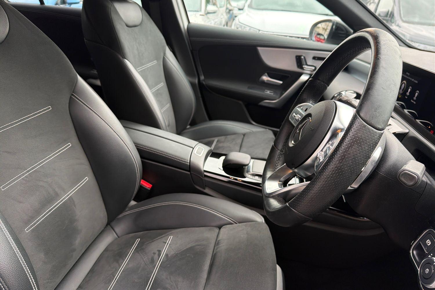 Mercedes-Benz A CLASS Photo 16