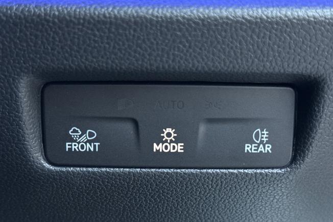 VOLKSWAGEN Passat Photo 24