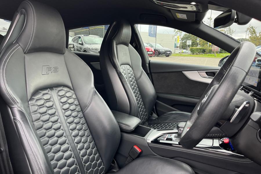 Audi RS5 Photo autoimg-01bb04861373963c9f5e0e9f74d481a103460102.jpg