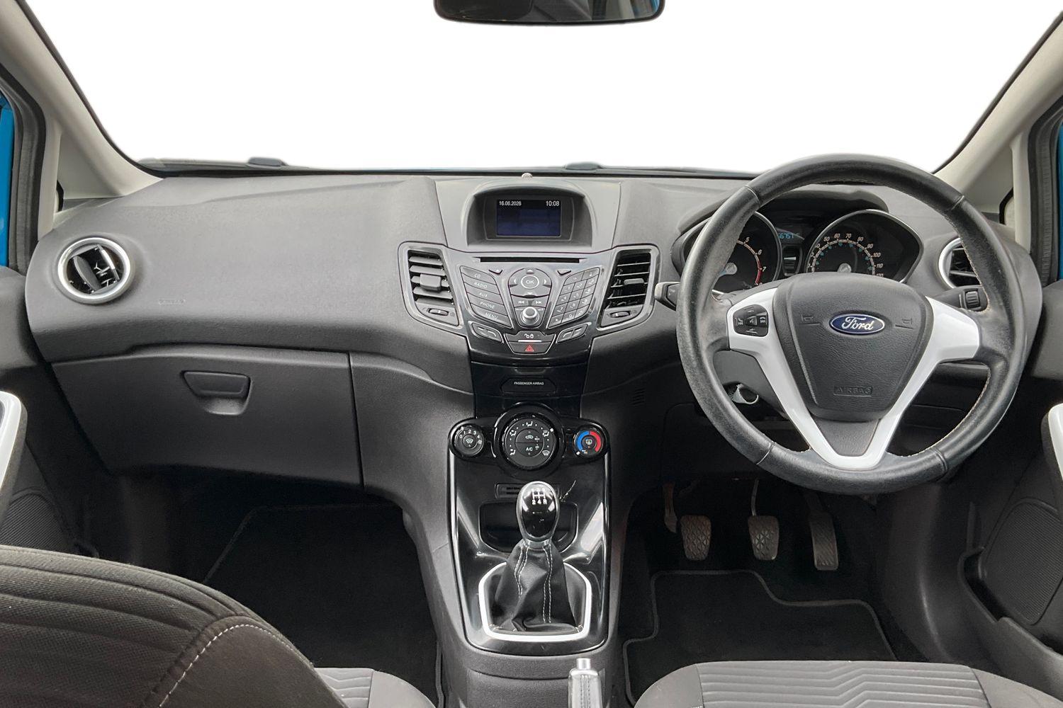 Ford FIESTA Photo 9