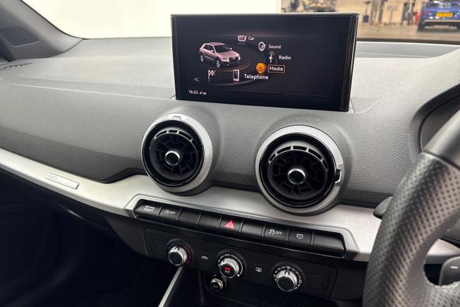 AUDI Q2 Photo 13