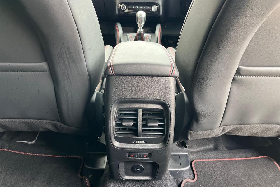 Ford Kuga Photo autoimg-01cb317bb57aa54e4fad64987d7beae2e27040a9.jpg