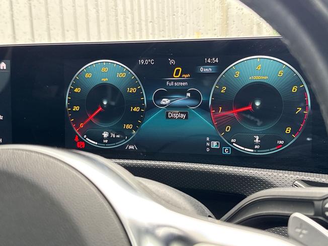 MERCEDES-BENZ CLA Photo 15