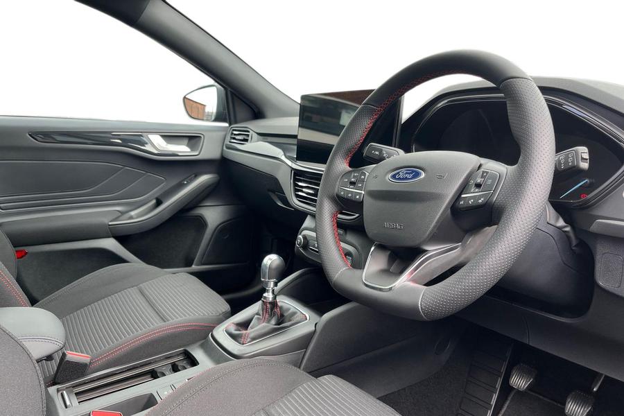 Ford FOCUS Photo autoimg-01d262dfecf62f45eb144a8bb8e495f4498c8aae.jpg