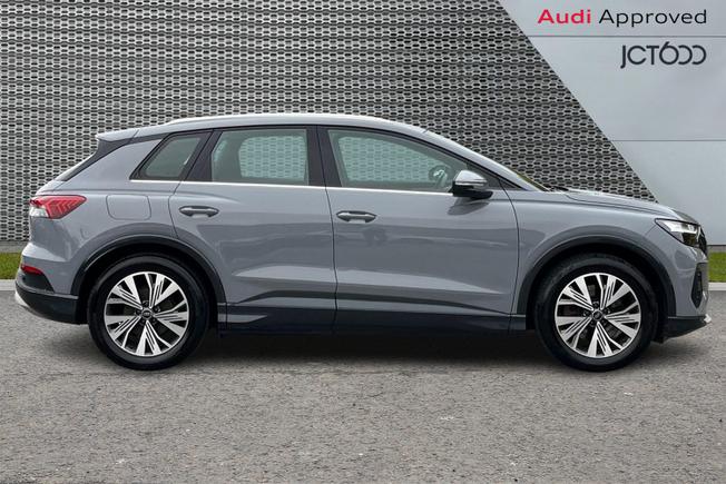 AUDI Q4 e-tron Photo 4